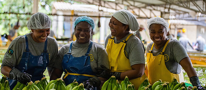 Arbeiter:innen auf einer Bananenplantage in Kolumbien. Foto: © CLAC